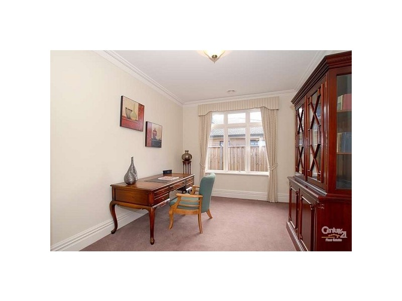 6 Mallett Grove, Lyndhurst VIC 3975