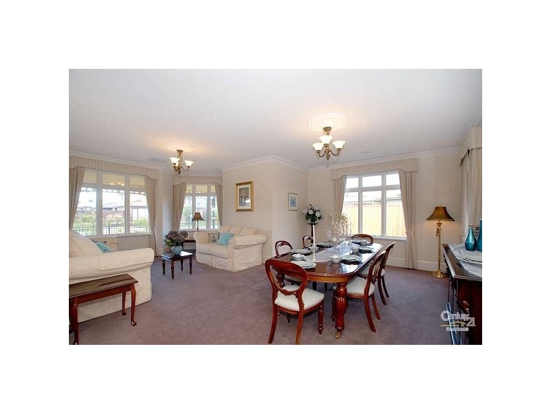 6 Mallett Grove, Lyndhurst VIC 3975