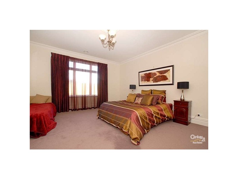 6 Mallett Grove, Lyndhurst VIC 3975