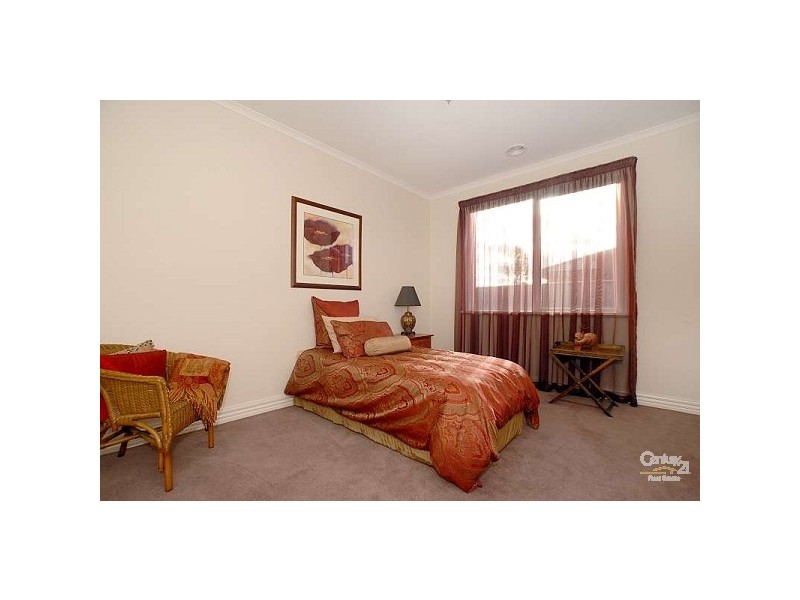 6 Mallett Grove, Lyndhurst VIC 3975