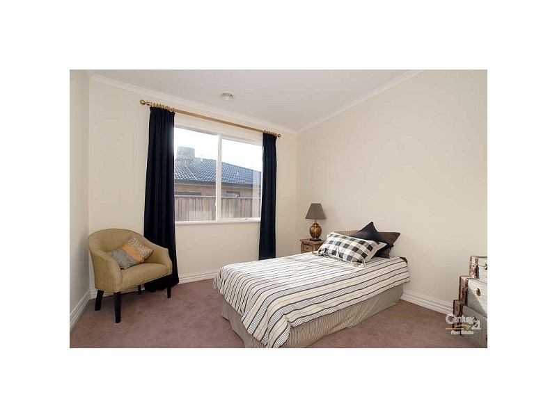 6 Mallett Grove, Lyndhurst VIC 3975