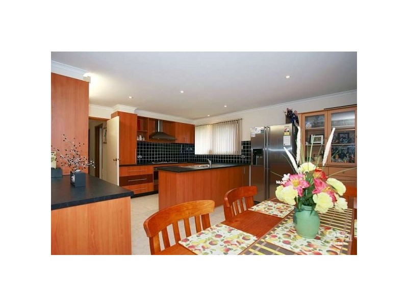 2 Evonne Court, Endeavour Hills VIC 3802