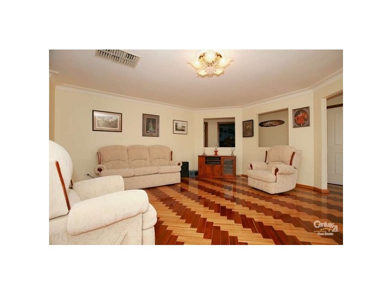 29 George Bass Ave, Endeavour Hills VIC 3802