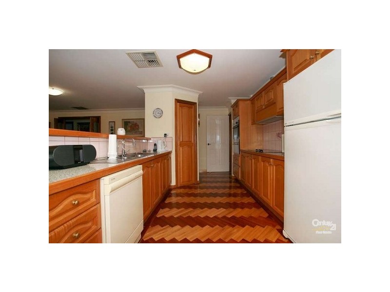 29 George Bass Ave, Endeavour Hills VIC 3802