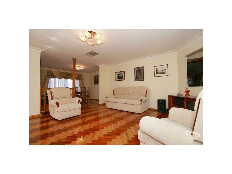 29 George Bass Ave, Endeavour Hills VIC 3802