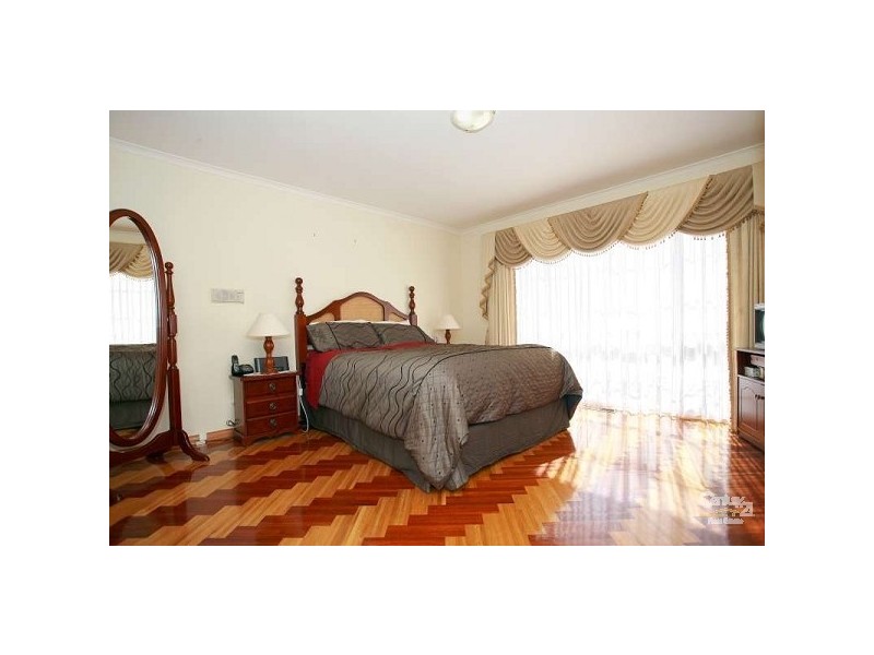 29 George Bass Ave, Endeavour Hills VIC 3802