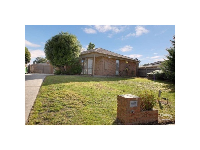 14 Blue Grass Crescent, Pakenham VIC 3810