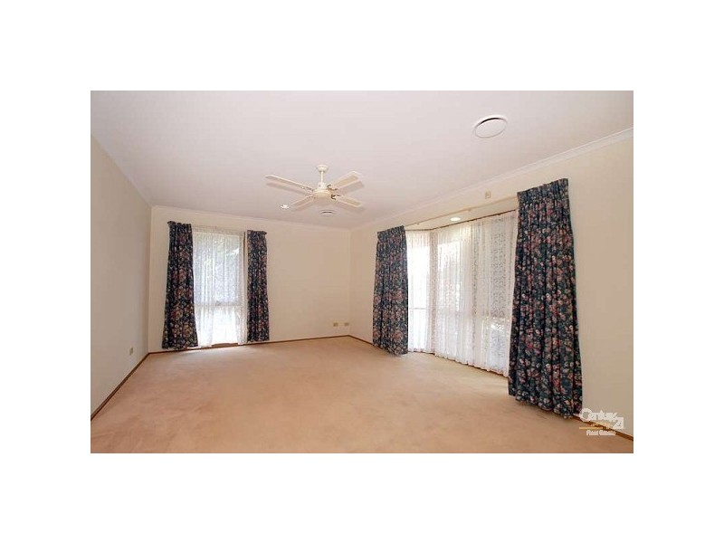 14 Blue Grass Crescent, Pakenham VIC 3810