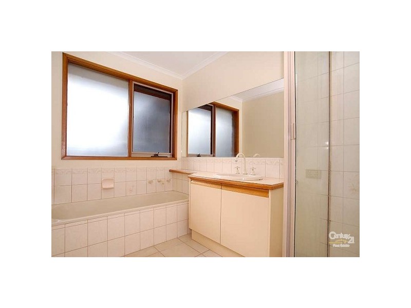 14 Blue Grass Crescent, Pakenham VIC 3810