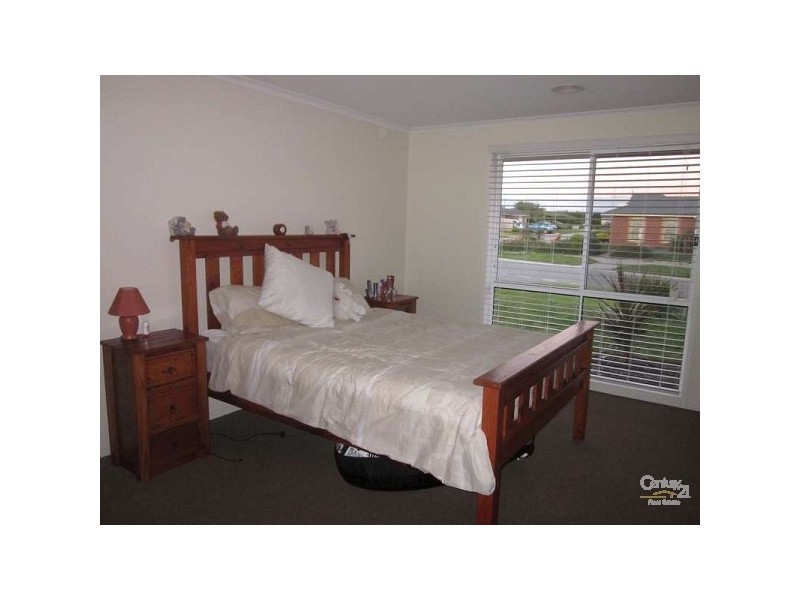 49 Amberley Drive, Mount Martha VIC 3934