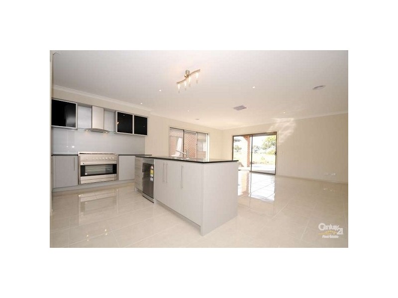 140 Clarendon Drive, Keysborough VIC 3173
