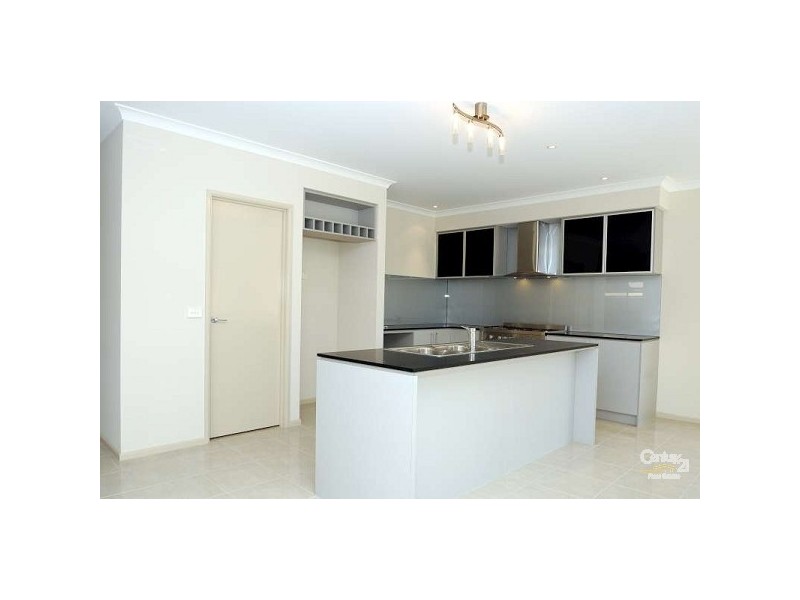 140 Clarendon Drive, Keysborough VIC 3173