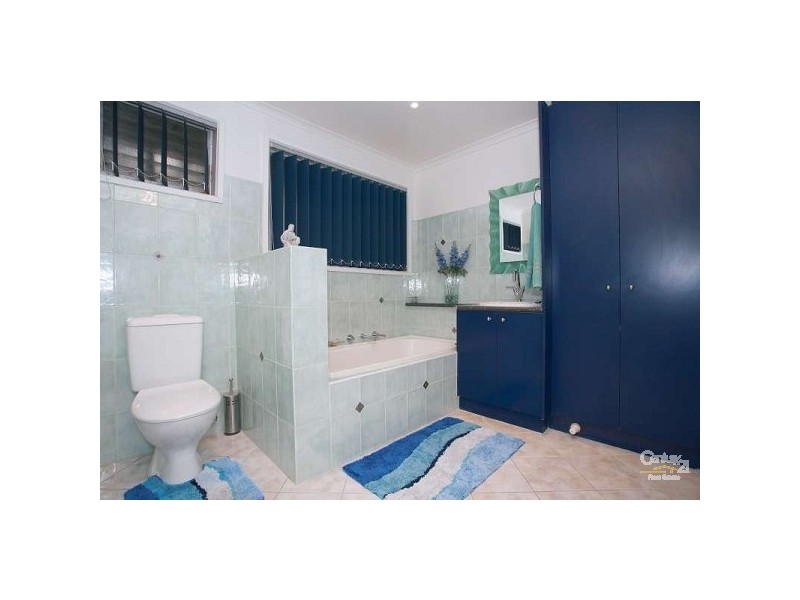 30 Cosier Drive, Noble Park VIC 3174