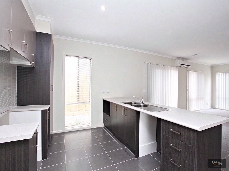 21 Desa Tce, Dandenong South VIC 3175