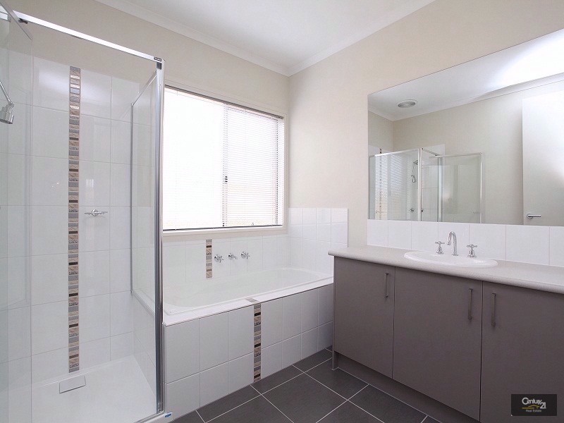 21 Desa Tce, Dandenong South VIC 3175
