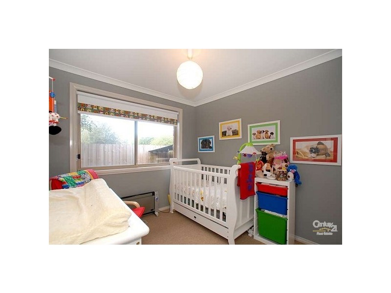 2/11 Bowman Street, Noble Park VIC 3174