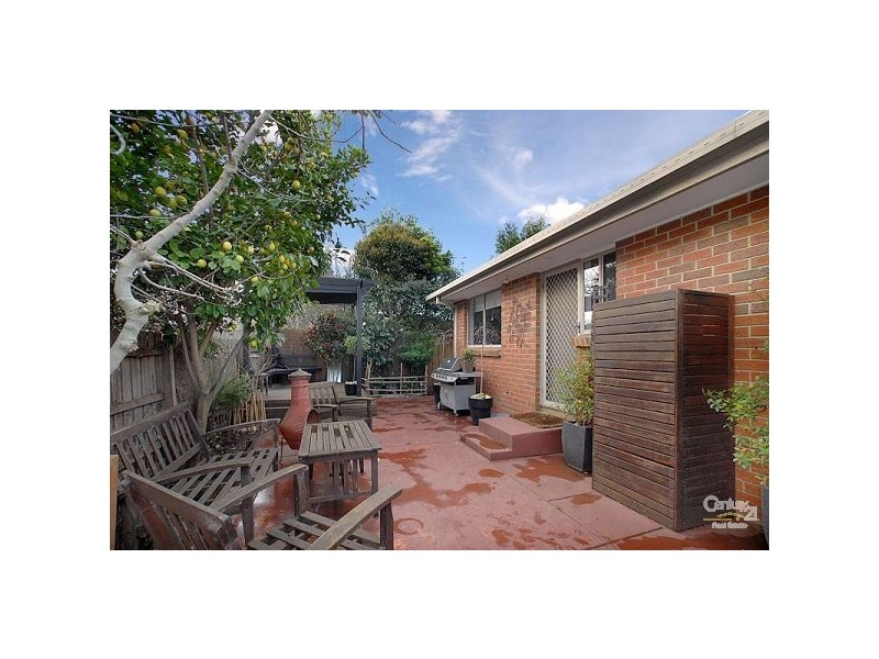 2/11 Bowman Street, Noble Park VIC 3174
