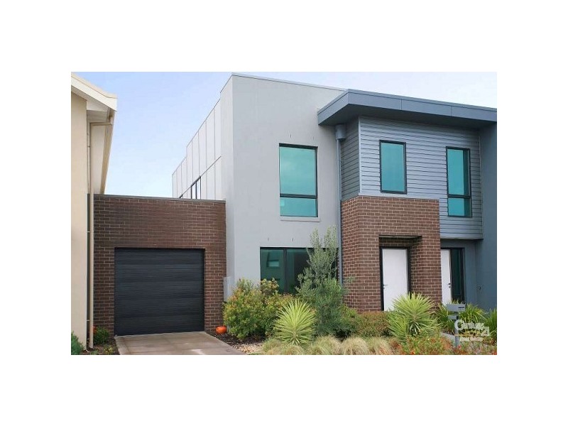 20 Dresden Drive, Waterways VIC 3195