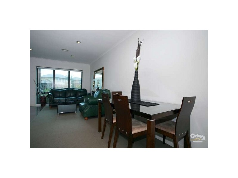 20 Dresden Drive, Waterways VIC 3195