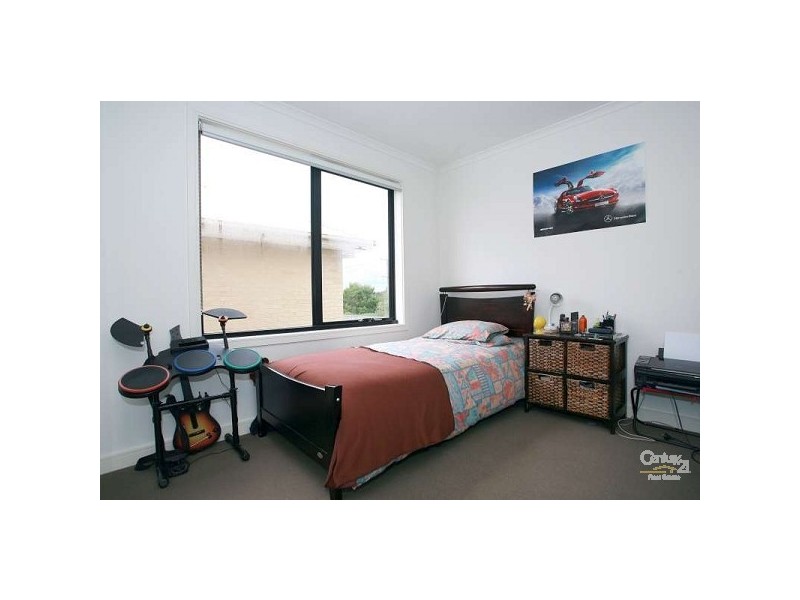 20 Dresden Drive, Waterways VIC 3195