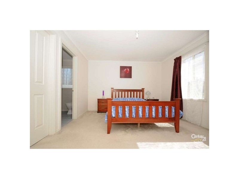 3 Daffodil Crt, Endeavour Hills VIC 3802