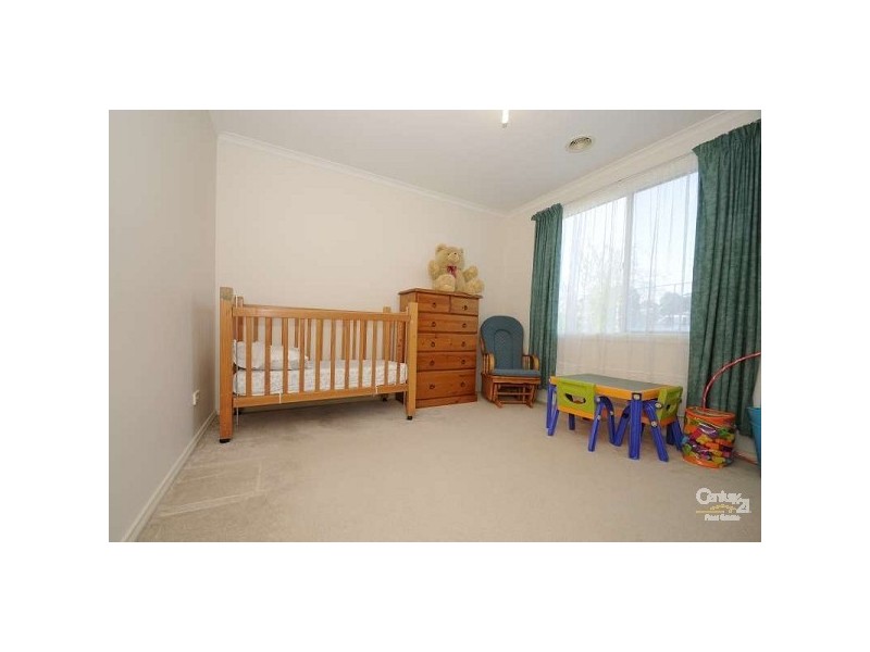 3 Daffodil Crt, Endeavour Hills VIC 3802