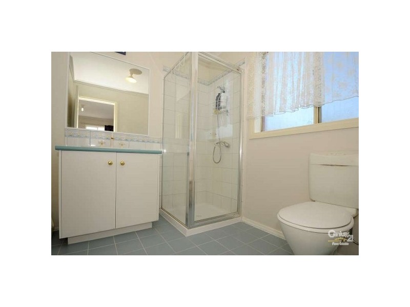 3 Daffodil Crt, Endeavour Hills VIC 3802