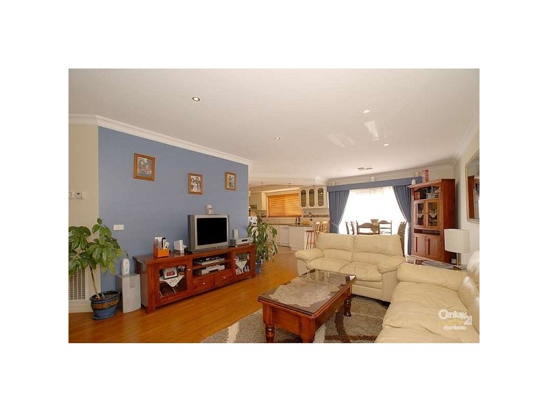 2/6 Joan Crt, Noble Park North VIC 3174