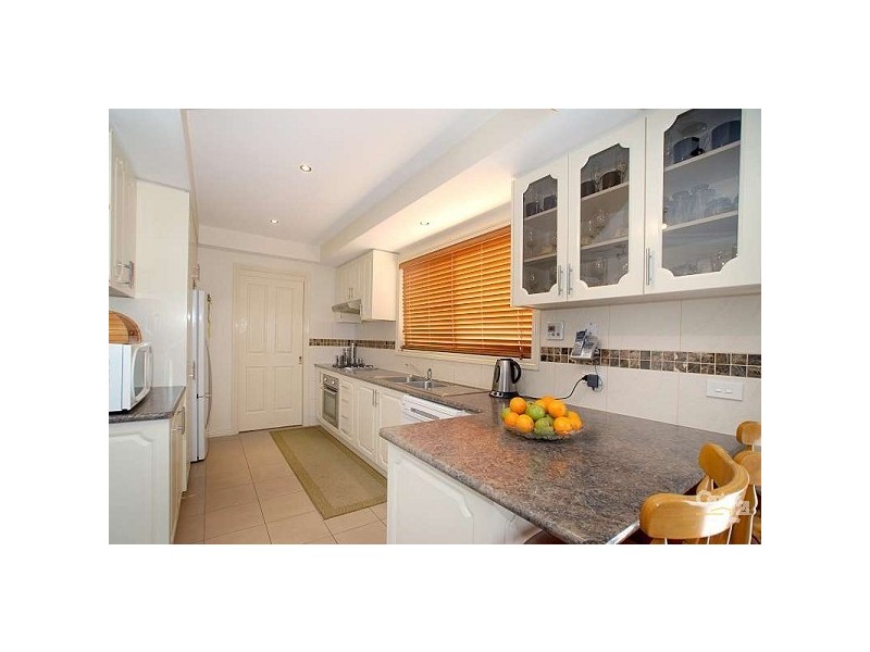 2/6 Joan Crt, Noble Park North VIC 3174