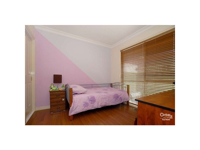 2/6 Joan Crt, Noble Park North VIC 3174