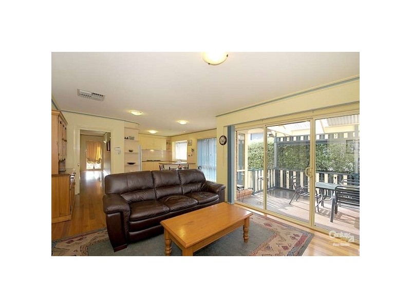 84 Dandelion Drive, Rowville VIC 3178