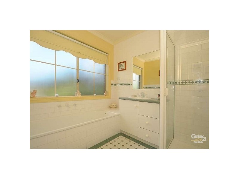 84 Dandelion Drive, Rowville VIC 3178