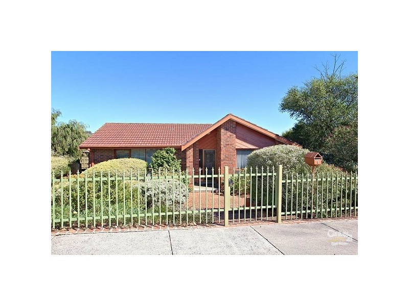 1 Harrow Place, Endeavour Hills VIC 3802