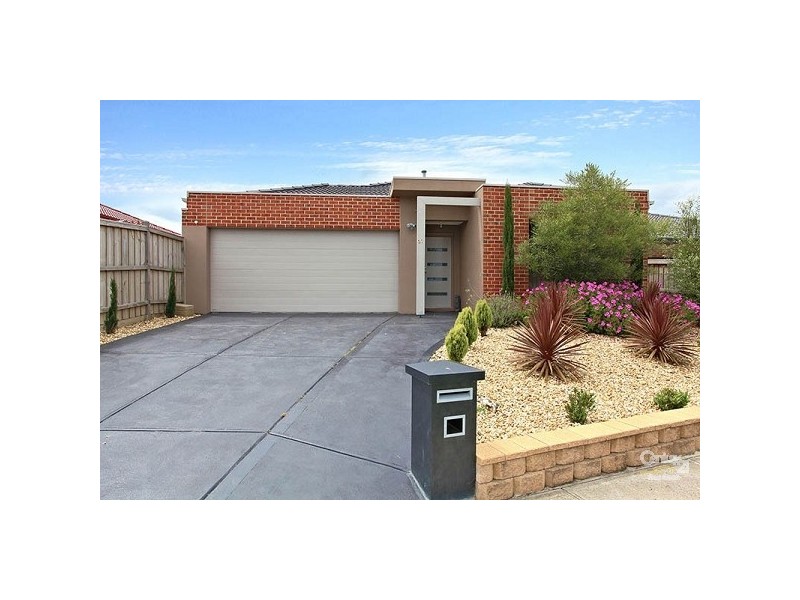 27 Cafardi Boulevard, Keysborough VIC 3173