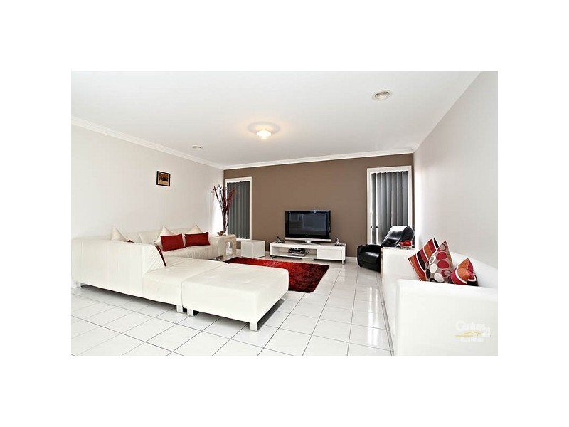 27 Cafardi Boulevard, Keysborough VIC 3173