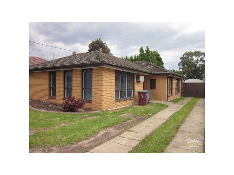 19 Ainsleigh Court, Cranbourne VIC 3977