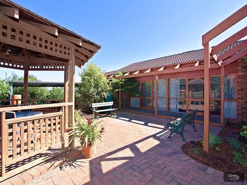 1 Harrow Place, Endeavour Hills VIC 3802