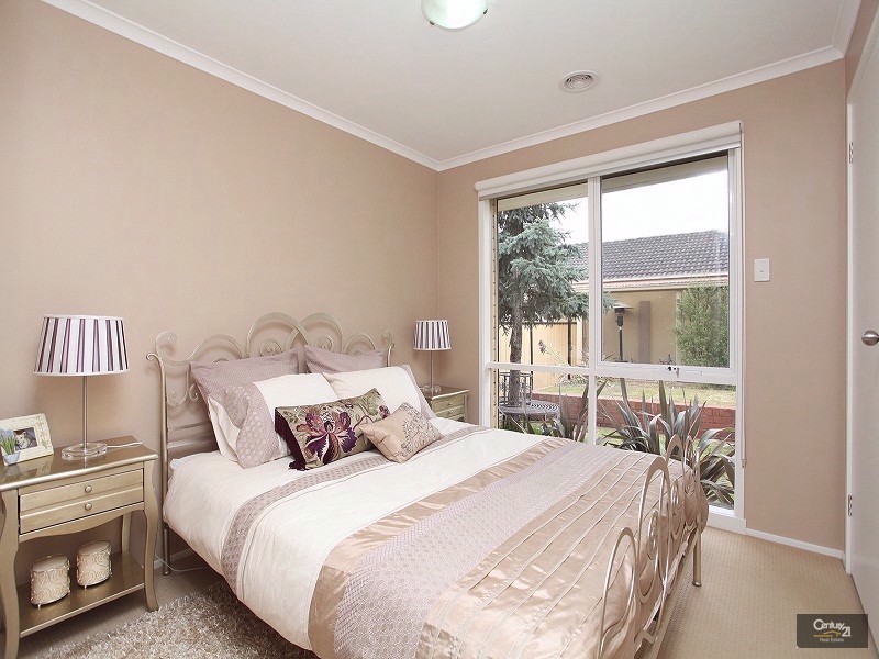 2/25 Ellt Crescent, Noble Park VIC 3174