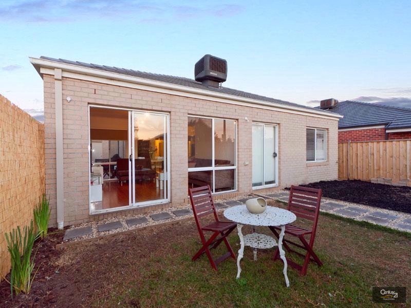 15 Cottongum Ave, Keysborough VIC 3173