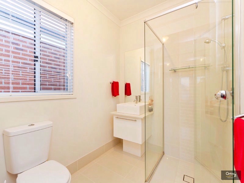 15 Cottongum Ave, Keysborough VIC 3173