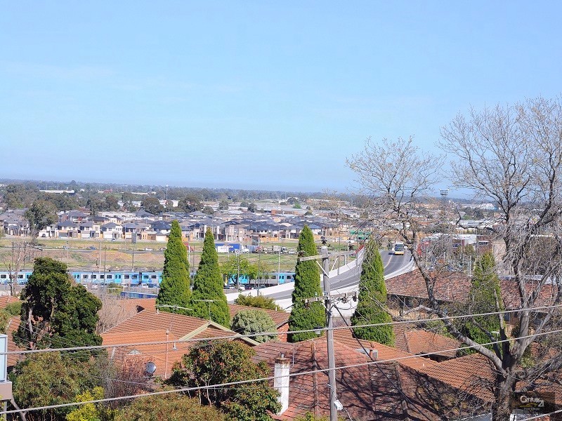 28/2-4 Hutton Street, Dandenong VIC 3175