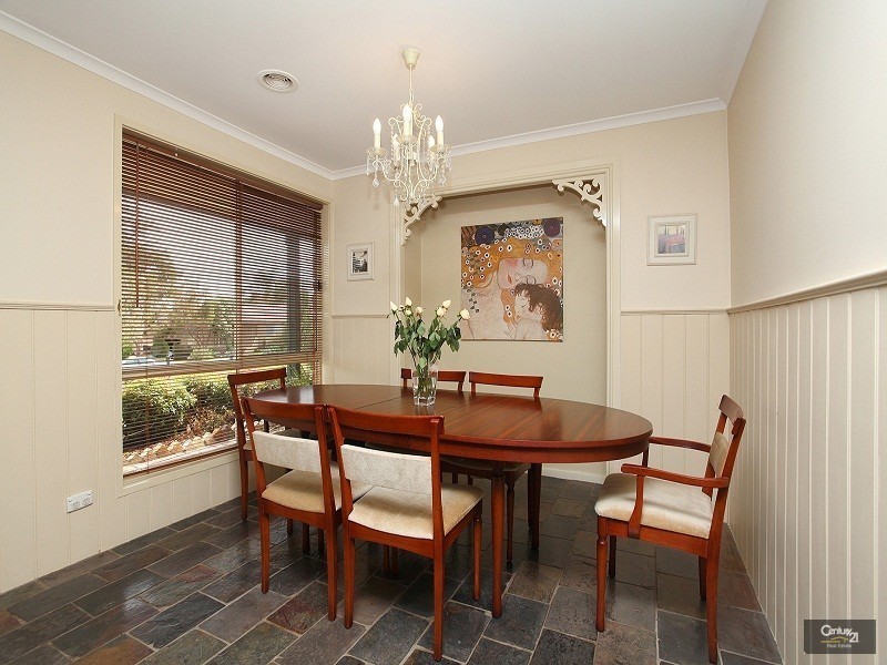 9 Patterson Court, Endeavour Hills VIC 3802