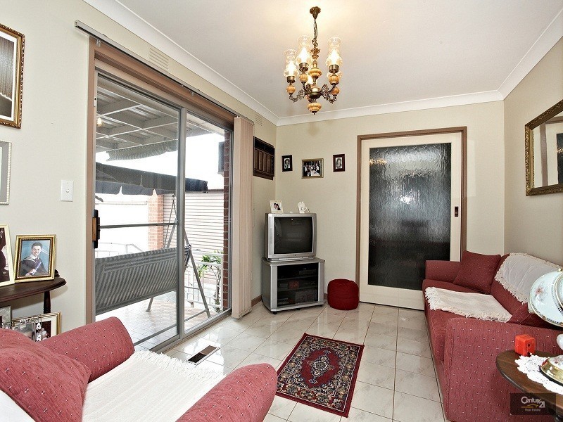 18 Clarence Ave, Keysborough VIC 3173