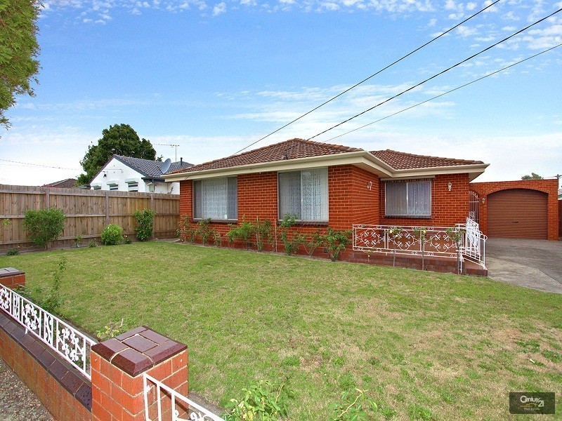 18 Clarence Ave, Keysborough VIC 3173