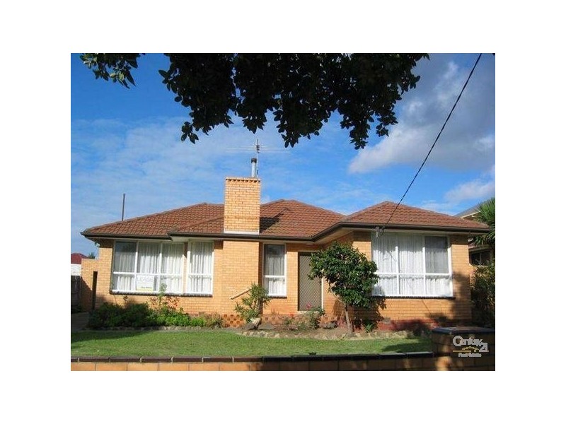 8 Waratah Drive, Dandenong North VIC 3175