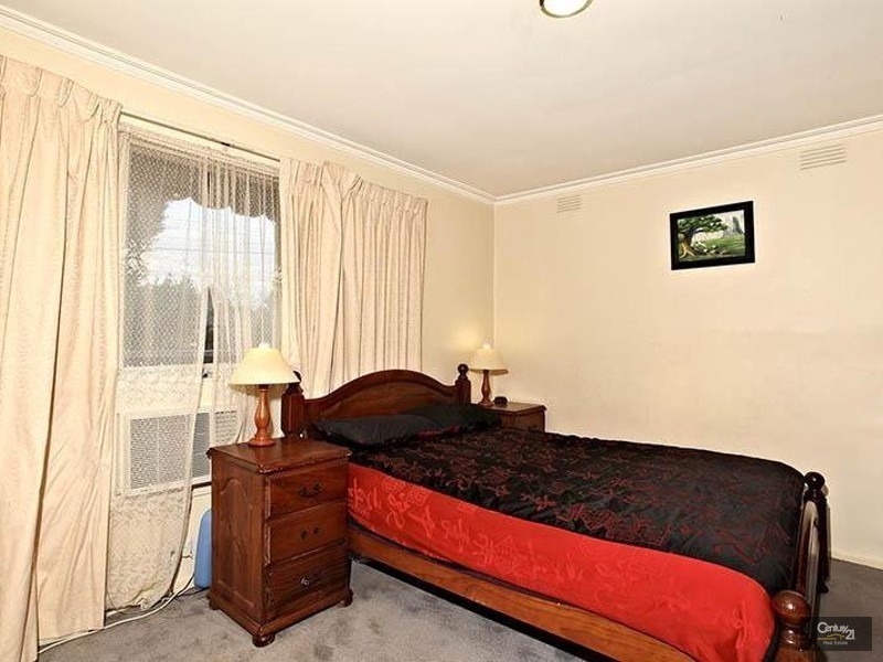 16 Wallarano Drive, Noble Park VIC 3174