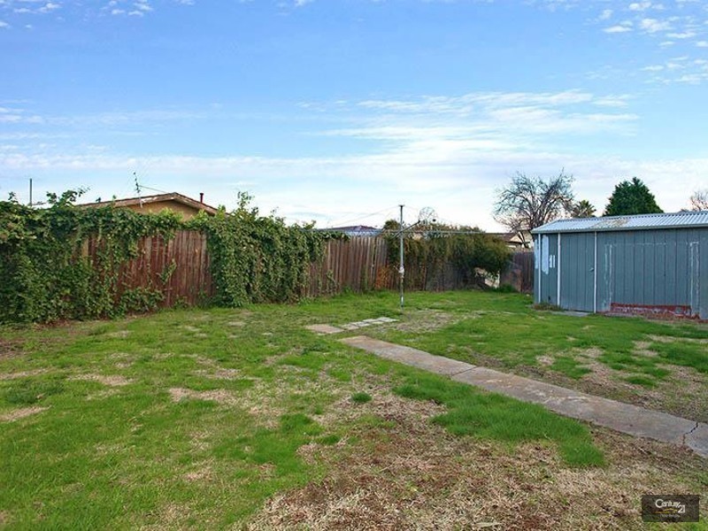 16 Wallarano Drive, Noble Park VIC 3174