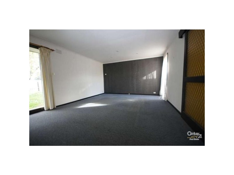 18 Kernot Crescent, Noble Park North VIC 3174