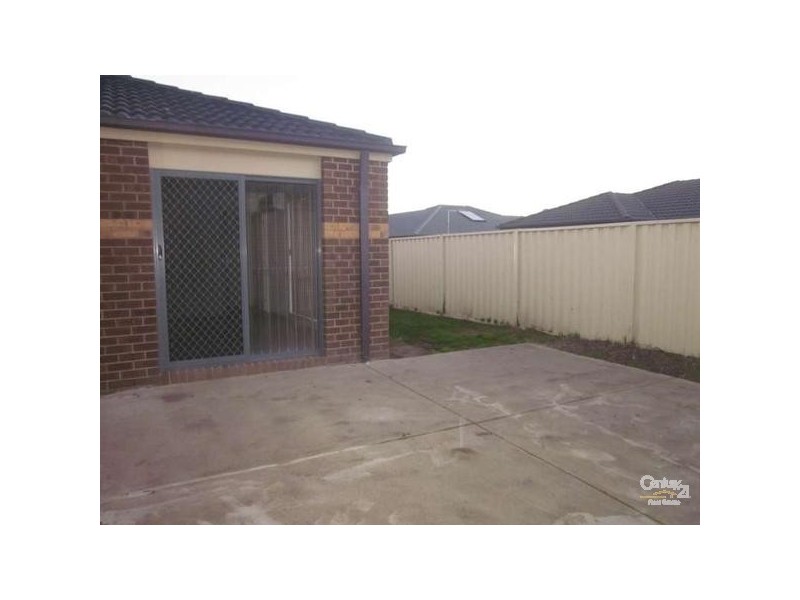 20 Jacaranda Way, Pakenham VIC 3810