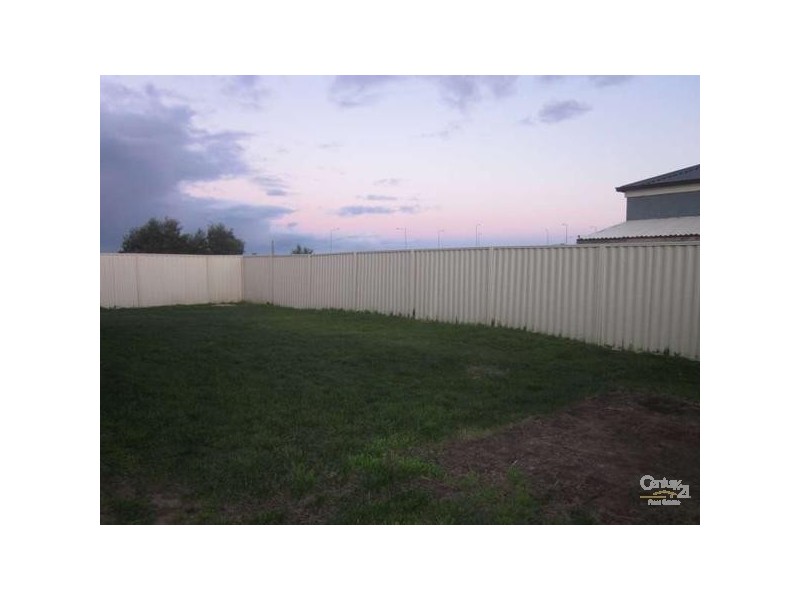 20 Jacaranda Way, Pakenham VIC 3810